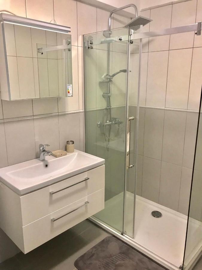Lux Apartments Krasići Εξωτερικό φωτογραφία