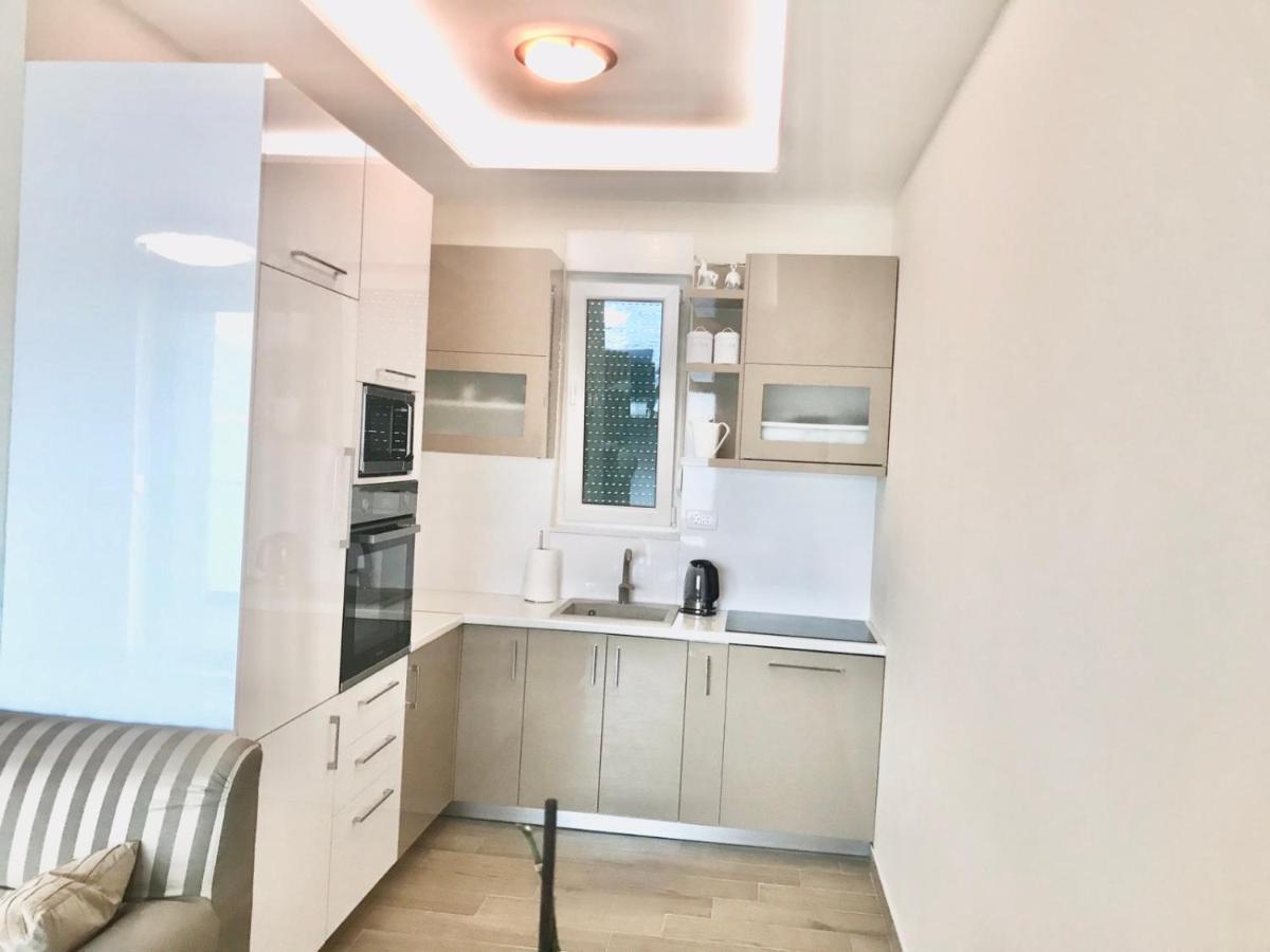 Lux Apartments Krasići Εξωτερικό φωτογραφία